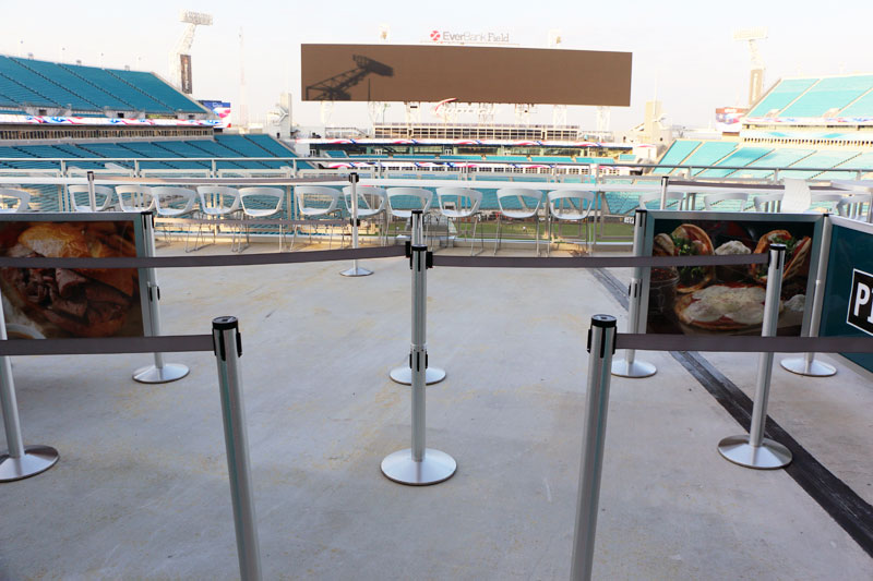 everbank-field-retracta-belt-stanchions-post-n-panels.jpg
